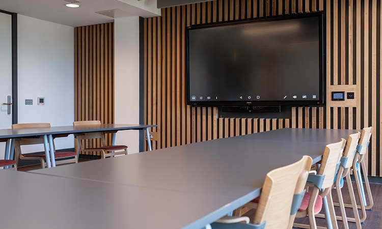 
                      Eac Seminar Rooms
                    